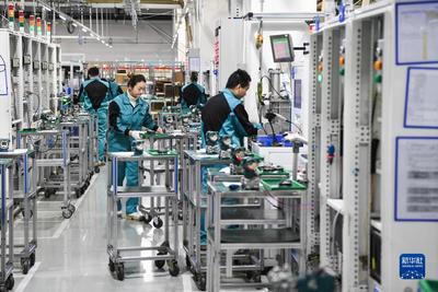 新春走基層丨春寒料峭中的熱火朝天——重慶節后生產建設一線見聞